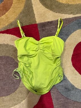 Lululemon Rare Older Style Neon Green Ruched Crop Workout Tank Top Size 4